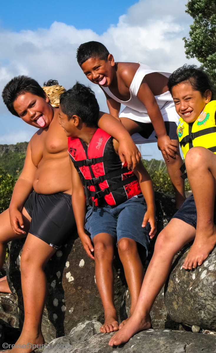 Zunge herausstrecken - vertreibt böse Geister (und vielleicht auch neugierige Touris)